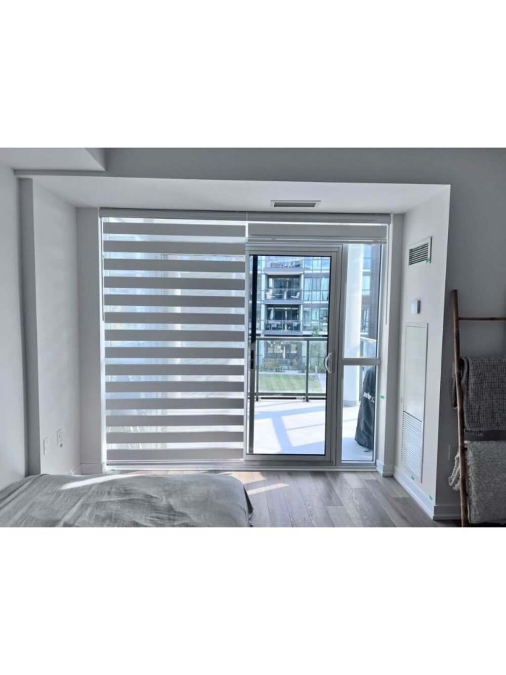 LIKE NEW Zebra Alternating Window Patio light filtering blinds LIGHT GREY 36"